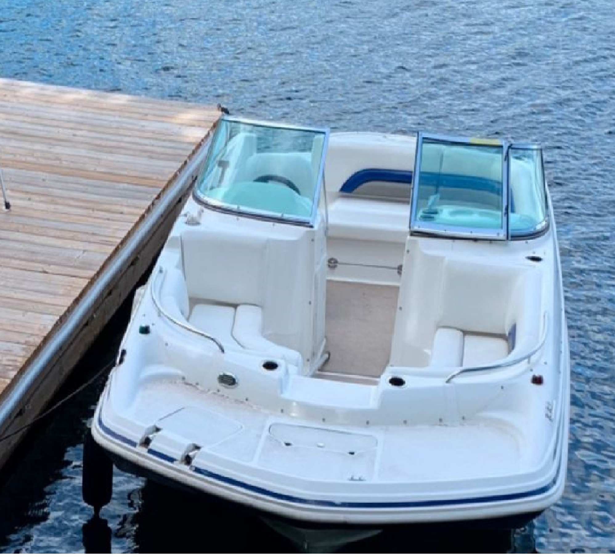 2012 Hurricane 187 I/O – Deck Boat